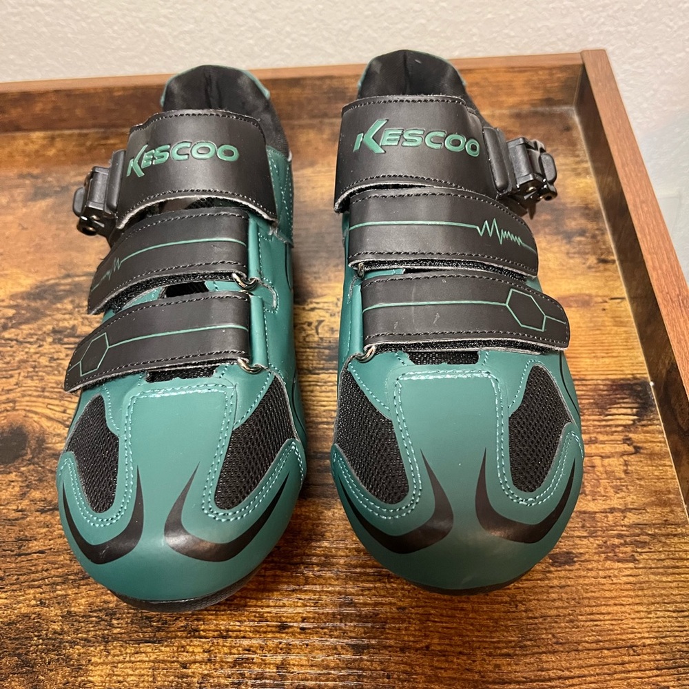 Kids Cycling Shoes - Green and Black